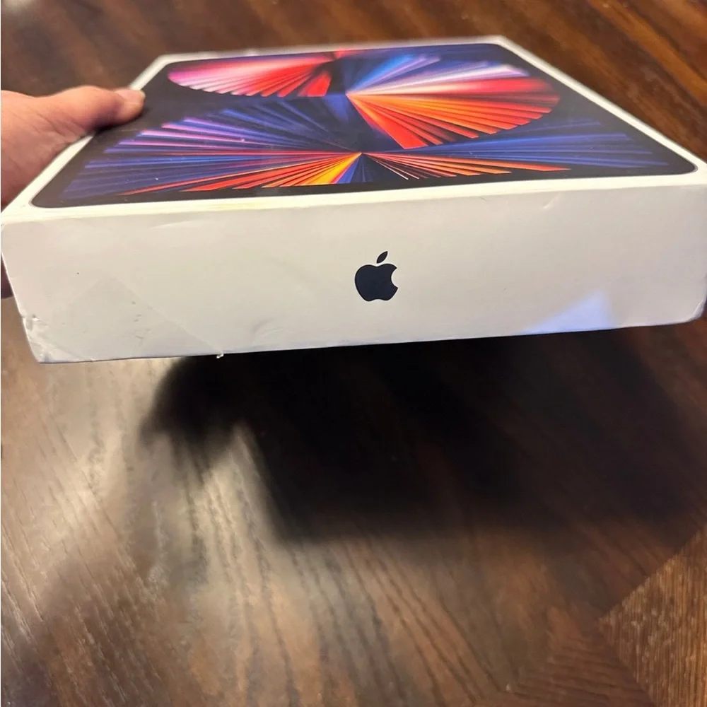 Apple iPad Pro 12.9 5th Gen. 256GB MODEL: A2378 EMPTY BOX ONLY